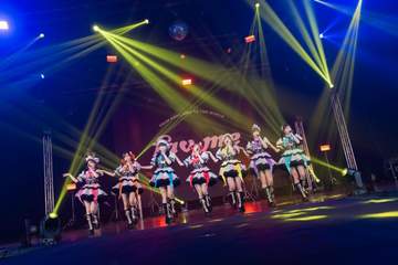 fav me「最高で最強の」1周年記念ライブに熱狂 秋の5都市ツアー決定
