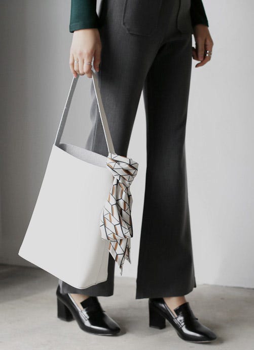 3TYPEパターンロングスカーフ・全5色「DHOLIC」2,332円(税込)/画像提供:DHOLIC