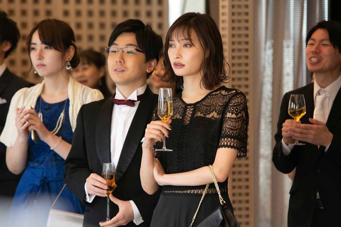 篠田麻里子 大政絢と大胆なベッドシーン ウエディングドレス姿も披露 ミストレス 女たちの秘密 モデルプレス 篠田麻里子 大政絢と大胆なベッドシーン ウエディングドレス姿も披露 ミストレス 女たちの秘密 モデルプレス
