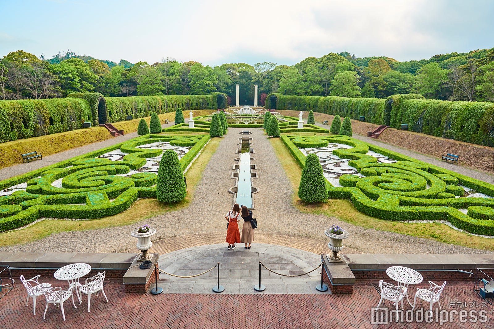 まさにヨーロッパの庭園に迷い込んだよう（C）モデルプレス