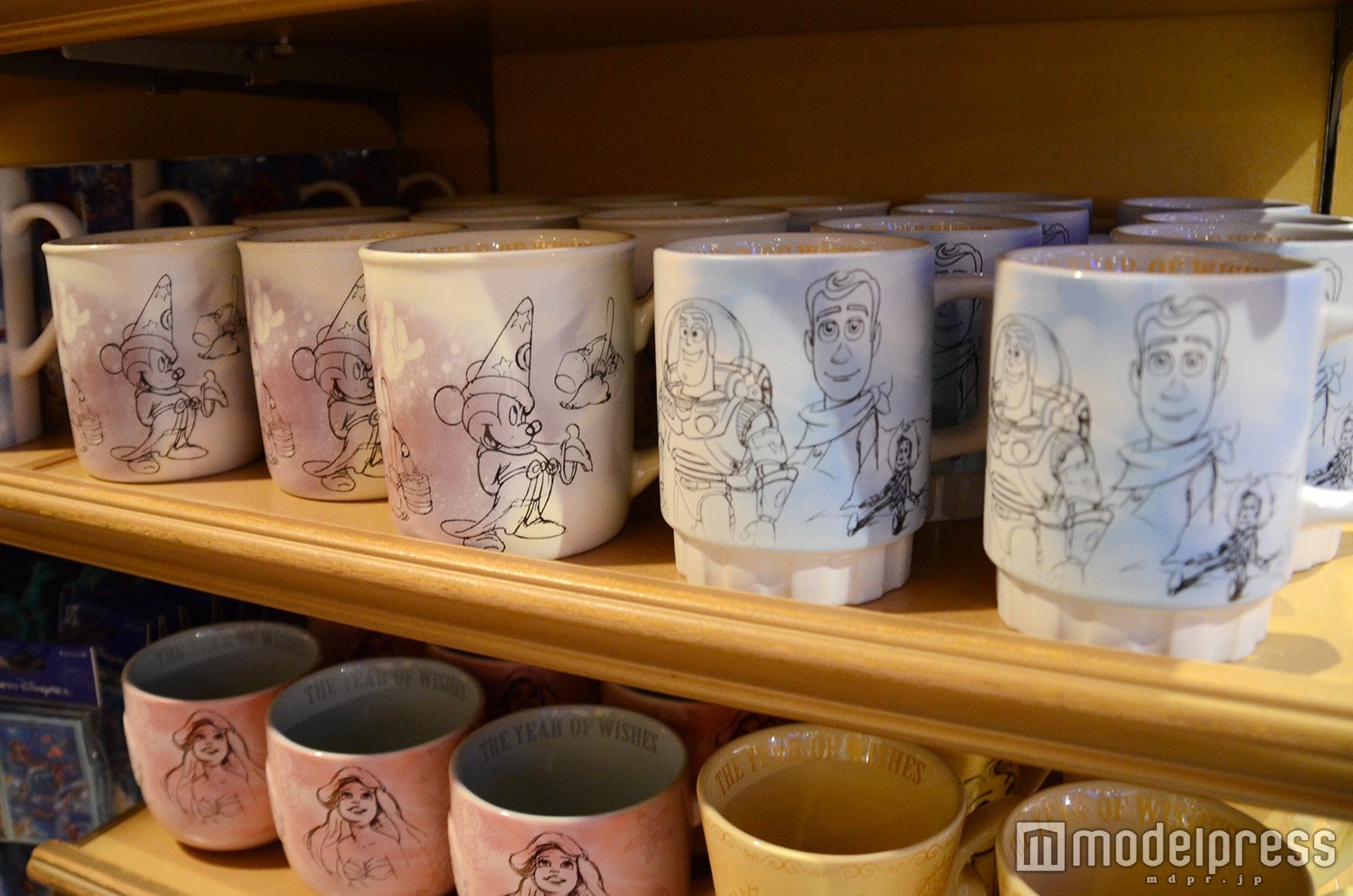 マグ各￥1600（C）モデルプレス