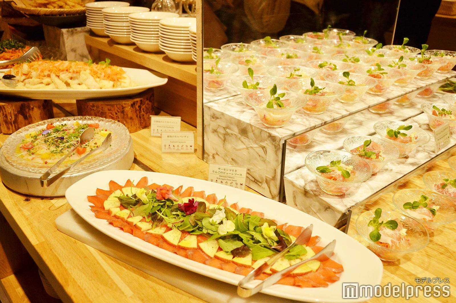 夕食（C）モデルプレス