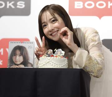 佐々木希 会場入りで警備員に「全く気づいてもらえず止められた」苦笑いで明かす 10年ぶりカレンダーイベント