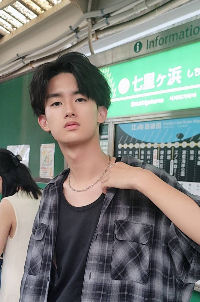 郡司陸永「聖地巡礼 そして江ノ島へ」(提供写真)