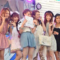 ファンとの記念撮影も実施