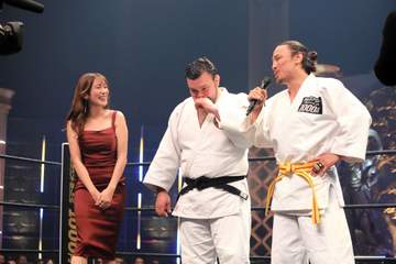 「この美人誰やと思ったら」リング降臨のぴたりタイトドレス姿の美女に衝撃「これはすごい」「いや、華あるな」