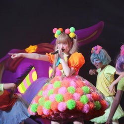 きゃりー、ファンの前で号泣