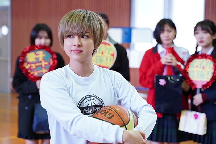 平祐奈 (C)花緒莉/小学館 フジテレビジョン