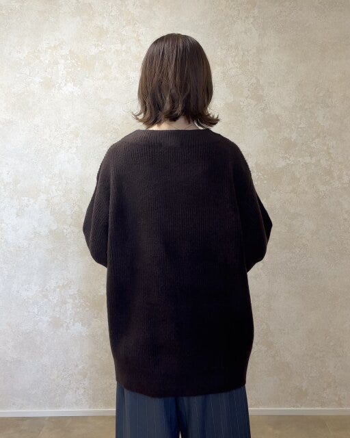 GUパフニットオーバーサイズチュニックQ　Mサイズ着用感背面