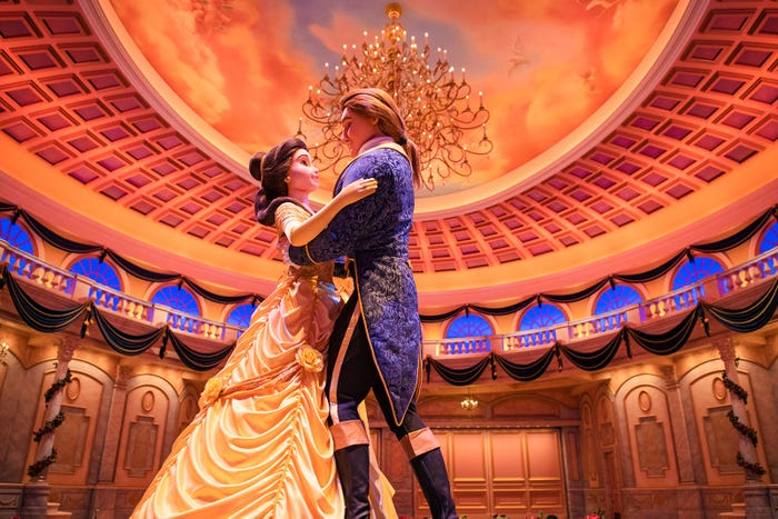 美女と野獣“魔法のものがたり”(C)Disney