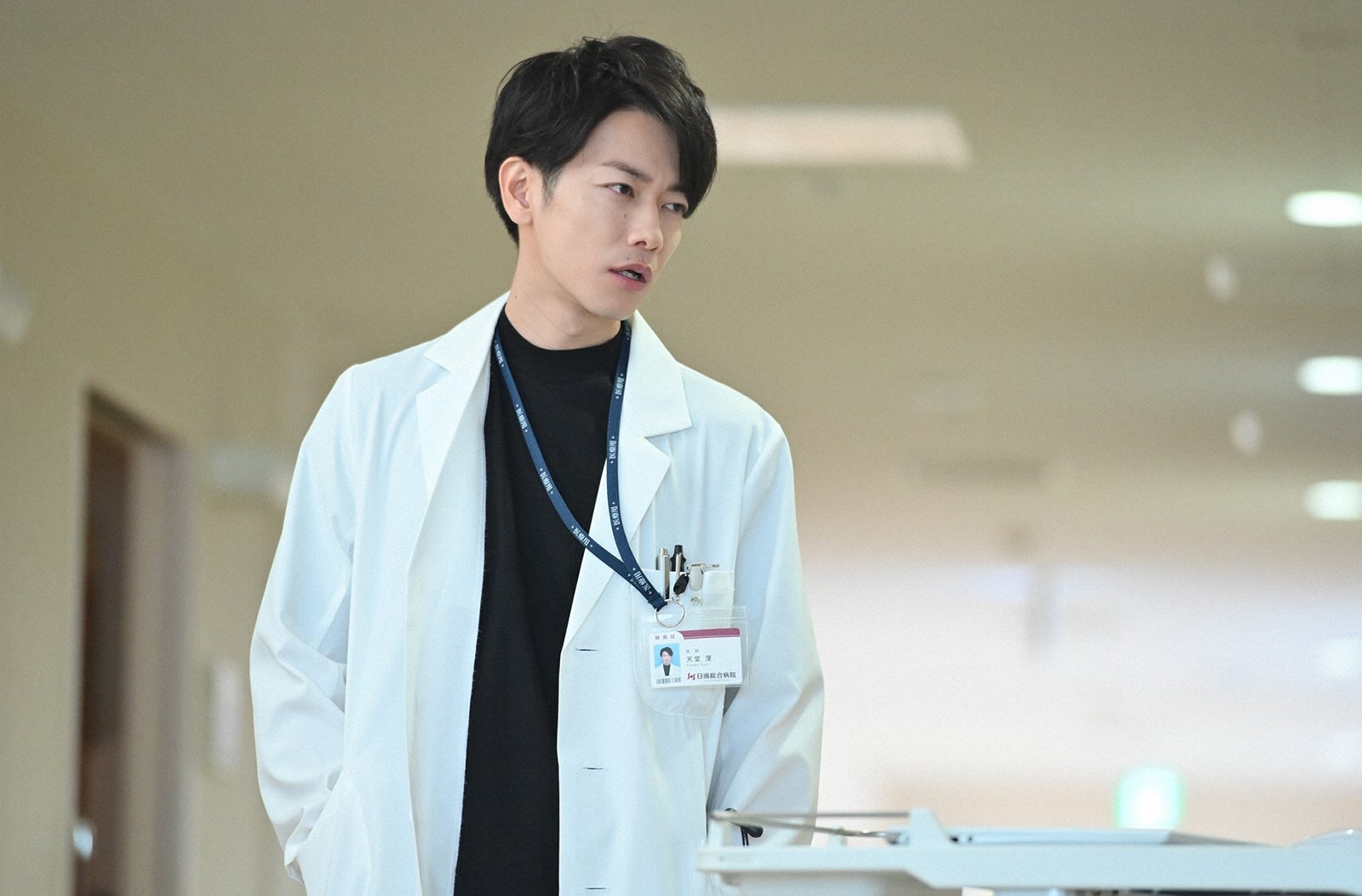 佐藤健／「恋はつづくよどこまでも」第2話より（C）TBS