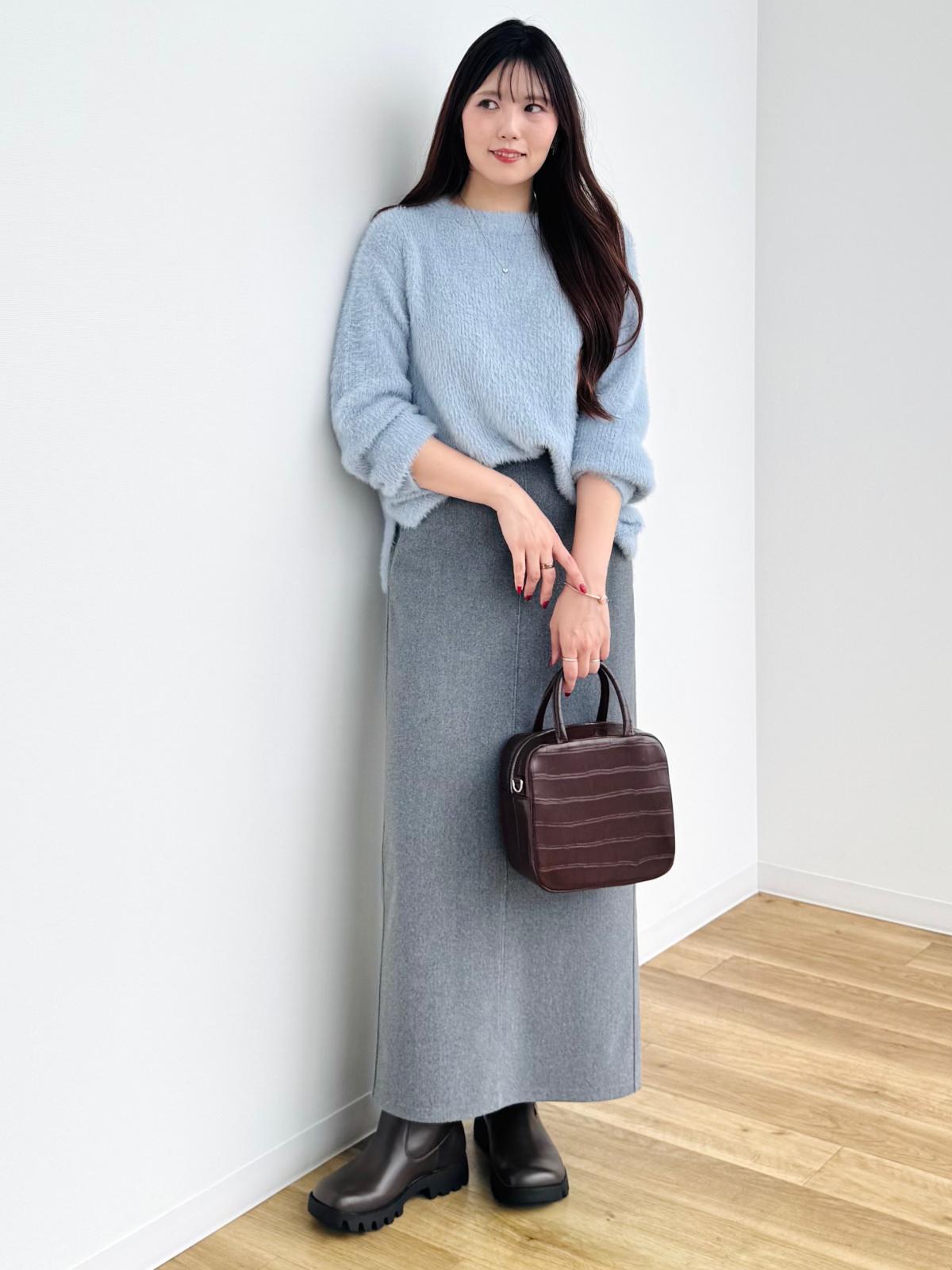 淡いブルーとグレーは、秋冬におすすめしたい上品な配色 出典:StyleHint