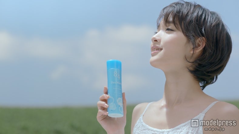 剛力彩芽／「8×4 デオウォーター」新CM「まっさら彩芽」篇より