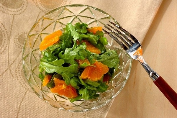 春菊とみかんのサラダ