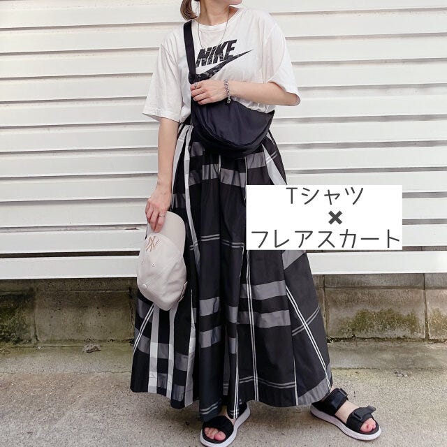 Tシャツ　フレアスカート　コーデ
