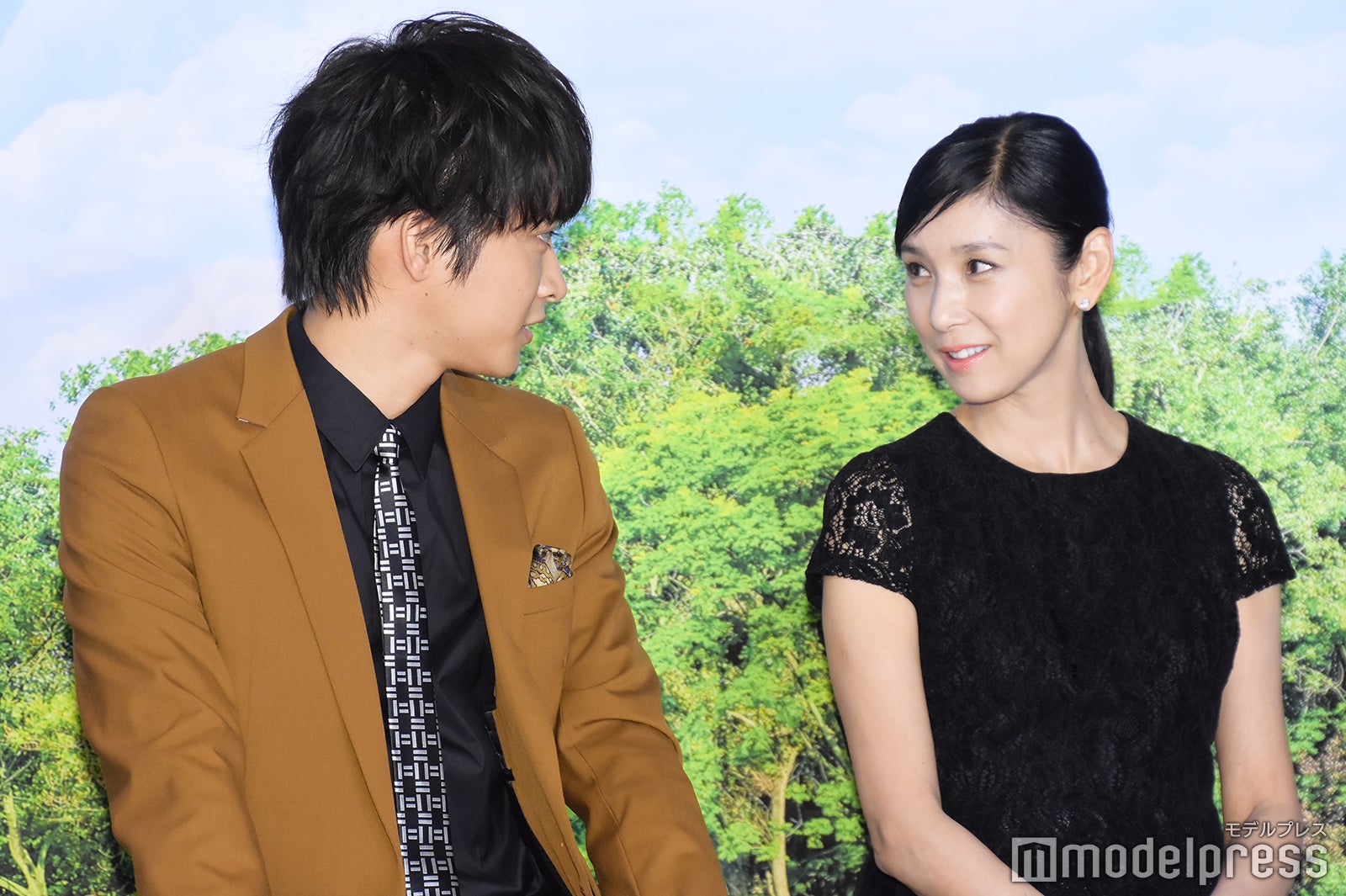 佐藤寛太、黒木瞳（C）モデルプレス