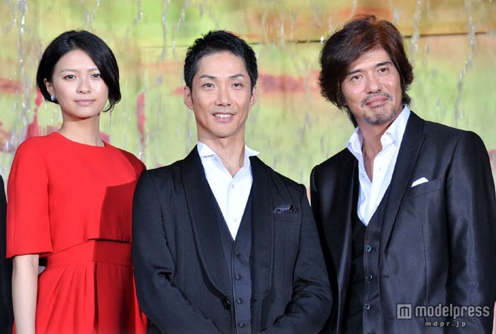 「のぼうの城」ジャパン・プレミアに登場した(左から)榮倉奈々、野村萬斎、佐藤浩市