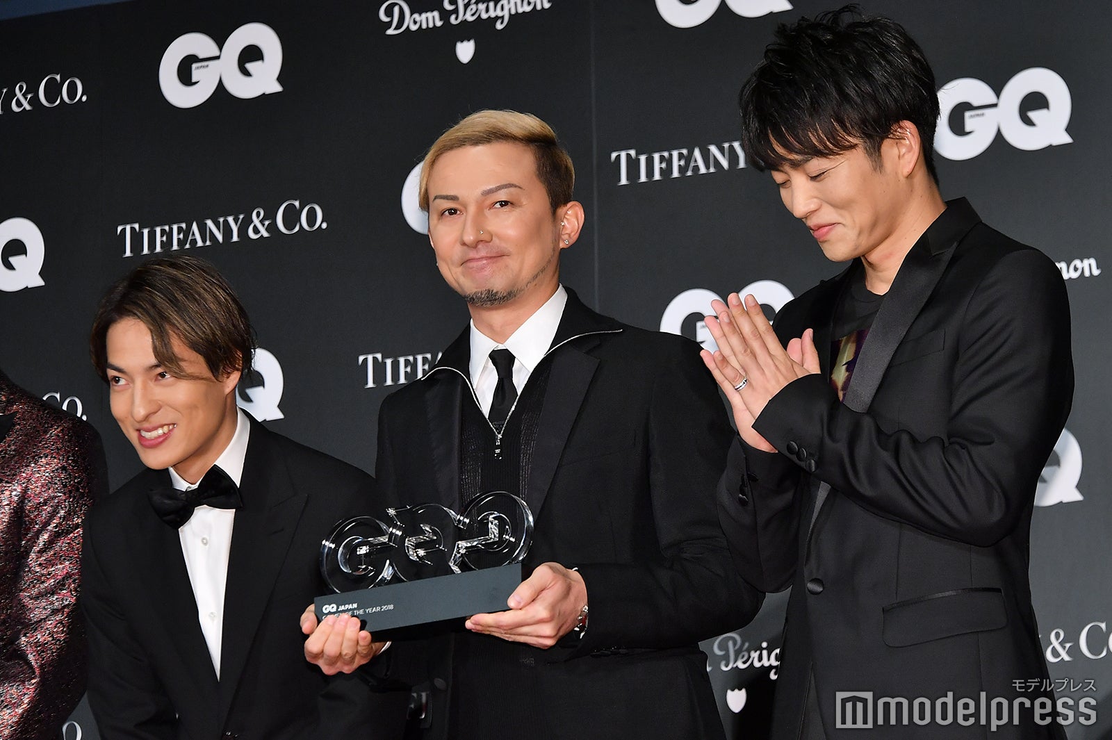 ISSA（中央）（C）モデルプレス