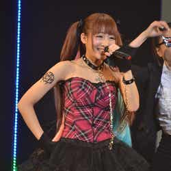 「POPモデルオーディション祭り2012」にてライブパフォーマンスを披露したぴかりん