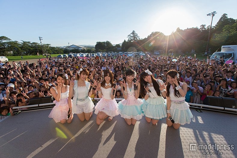 「『誰かのために』プロジェクト」／2012年（C）AKS