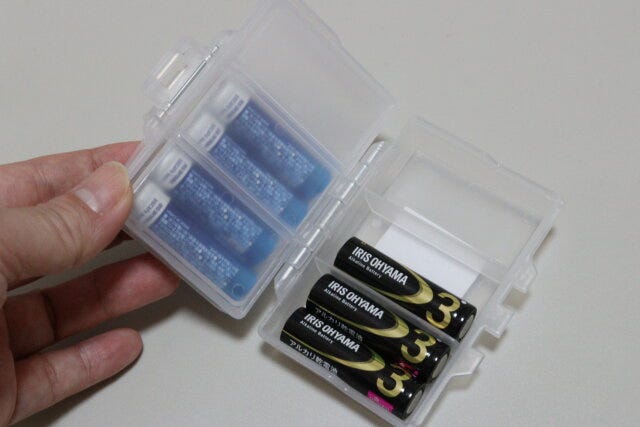 2段で入る電池ケース　下段