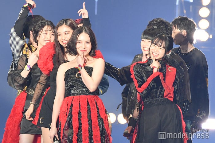 「第30回 マイナビ 東京ガールズコレクション 2020 SPRING/SUMMER」に出演した「月とオオカミちゃんには騙されない」メンバー (C)モデルプレス