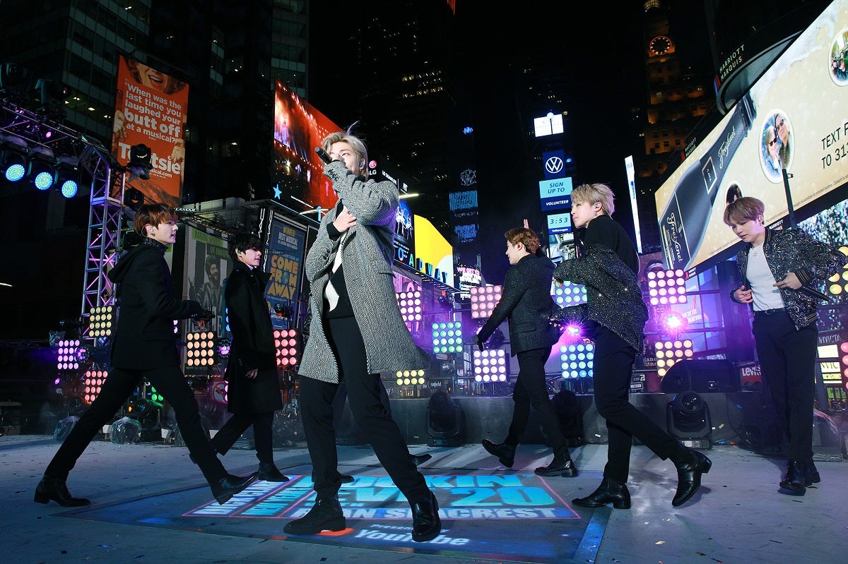 Bts 米最大の年越しイベントで世界を魅了 Nyに韓国語の掛け声響く モデルプレス Bts 米最大の年越しイベントで世界を魅了 Nyに韓国語の掛け声響く モデルプレス