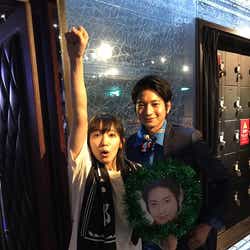 モデルプレス - 吉岡里帆&向井理、仲良しオフショット公開「きみ棲み」以来の共演で「妙にドギマギ緊張しました」<時効警察はじめました>