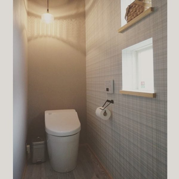 風水に良いトイレの壁紙の色って 運気が上がるおすすめカラーを方角別にご紹介 モデルプレス 風水に良いトイレの壁紙の色って 運気が上がるおすすめカラーを方角別にご紹介 モデルプレス