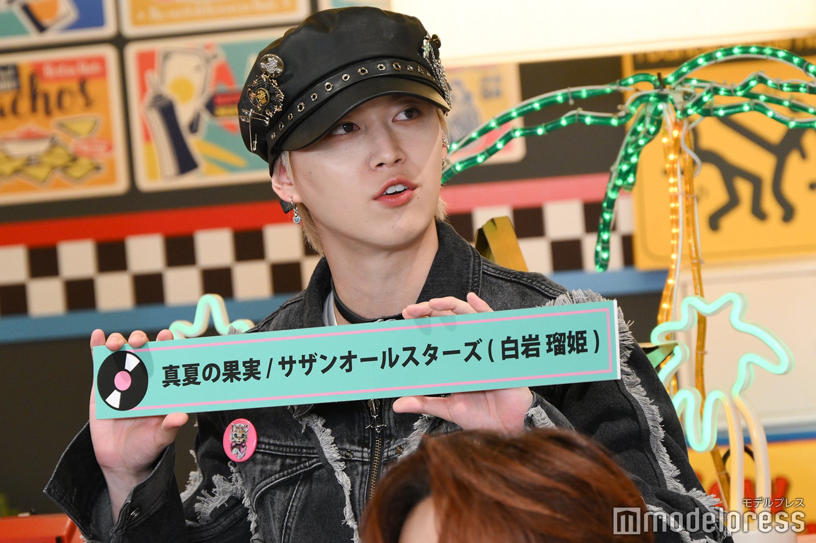 ドライブで聴きたい楽曲を発表する白岩瑠姫（C）モデルプレス