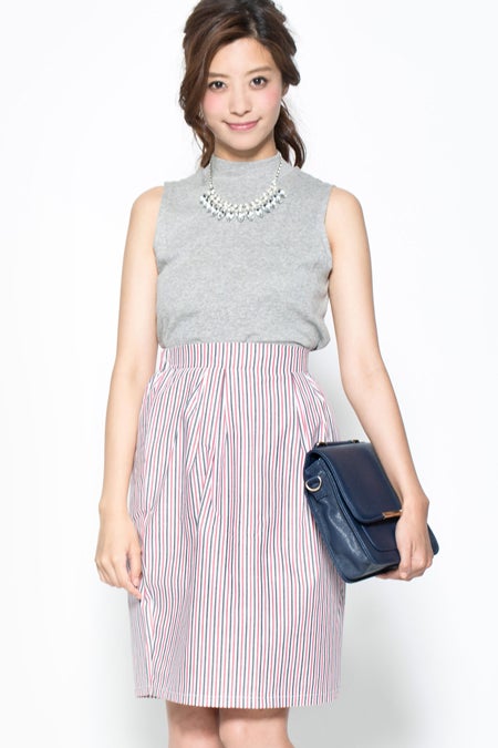 ストライプタックタイトスカート「DEPARTMENT」￥2,388(税込)