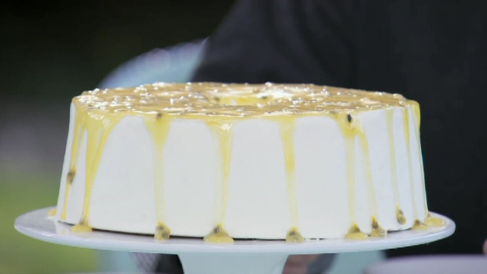 出される課題はシンプルなのにひねりがあるものばかり（「ブリティッシュ ベイクオフ」1話目キャプションより）