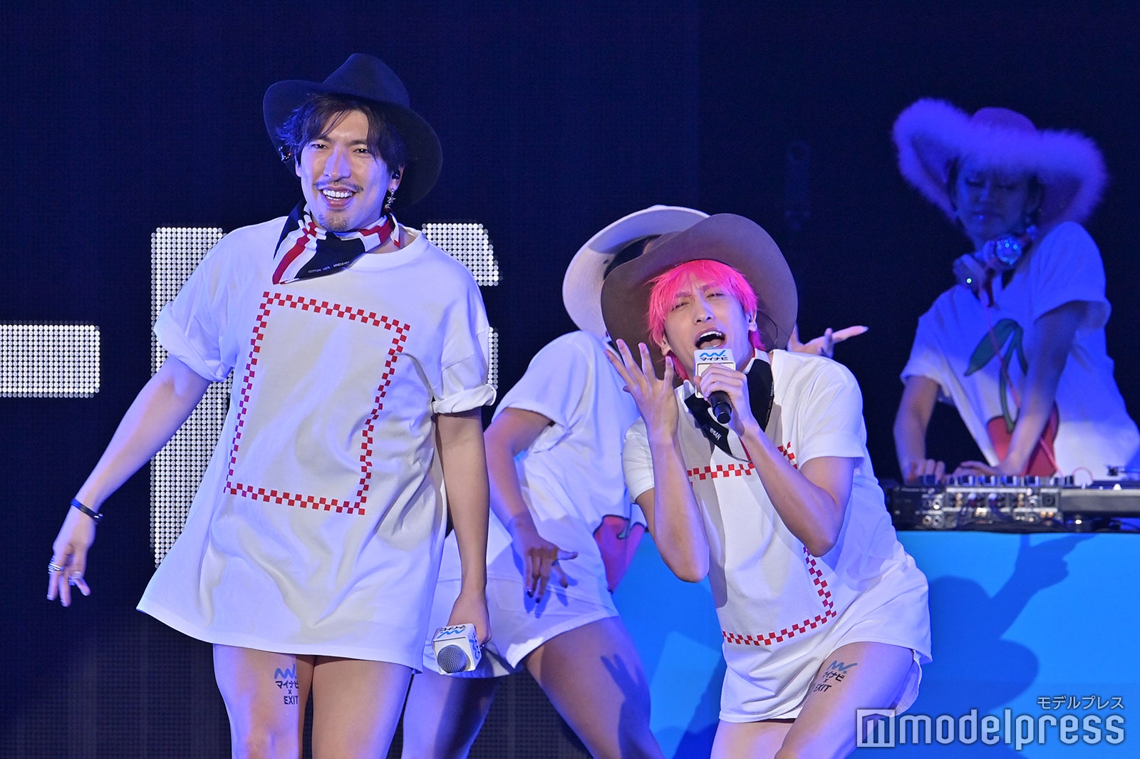 EXIT、マイナビTGC初パフォーマンスで美脚披露　“巨大化”演出で一日限りのステージ