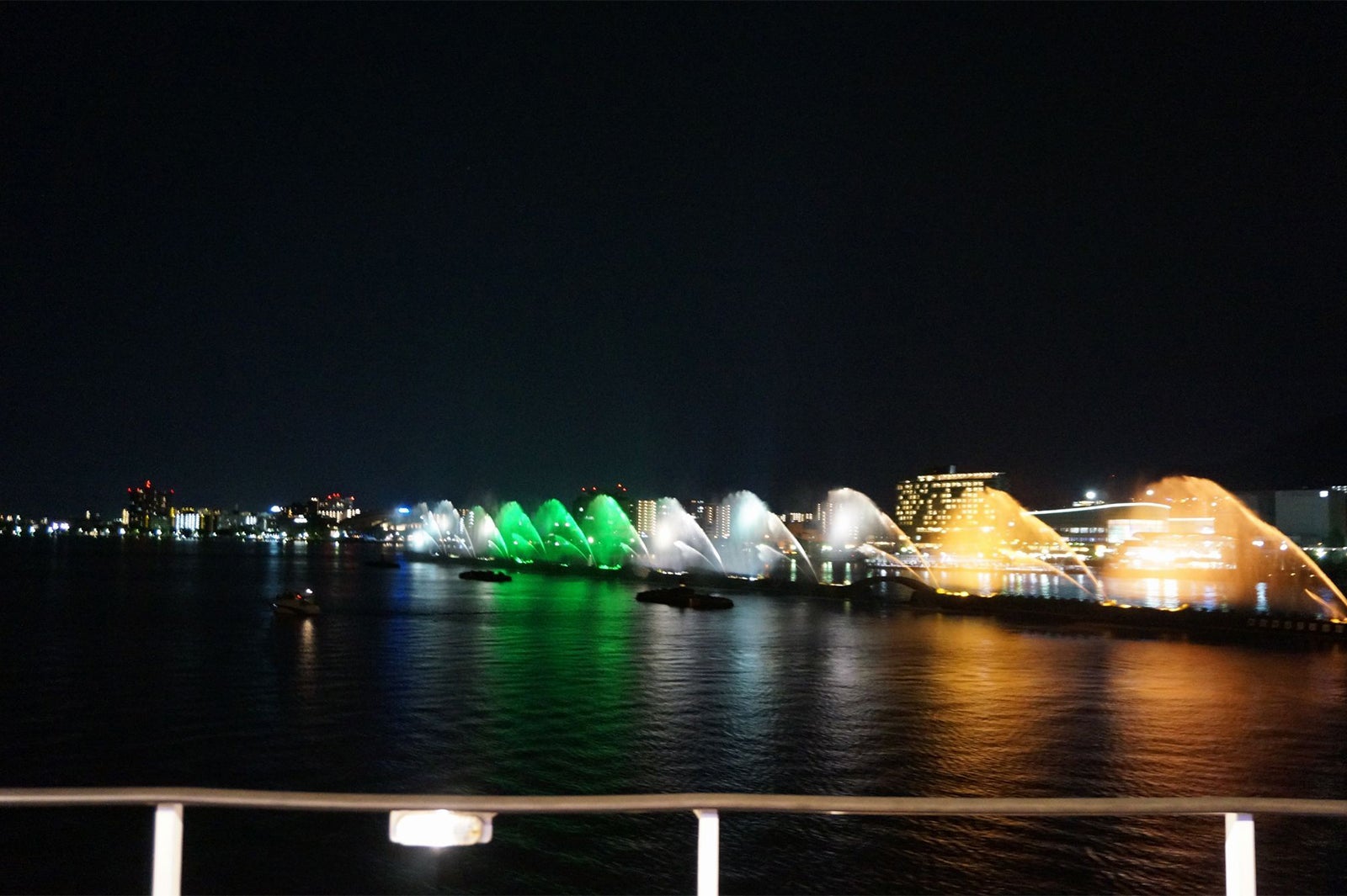 美しいびわ湖の夜景／画像提供：琵琶湖汽船