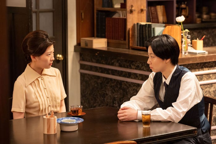 伊藤沙莉、土居志央梨「虎に翼」第102話(C)NHK