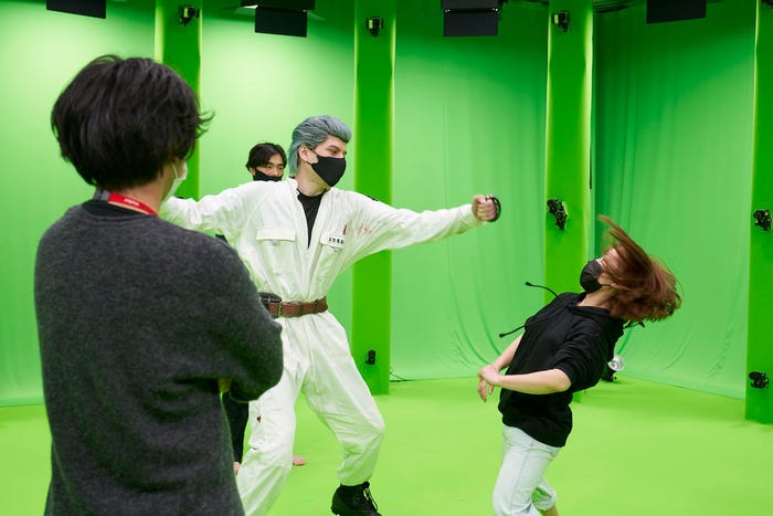 城田優ら/メイキングカット(C)浅井蓮次・沢田 新・小学館/「バイオレンスアクション」製作委員会