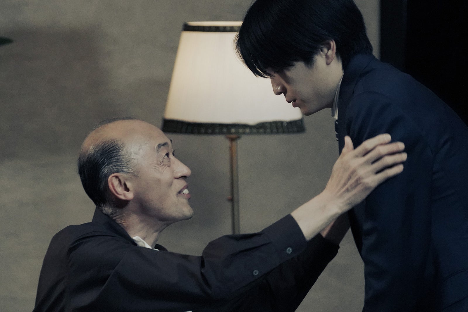 酒向芳、岡山天音「アンメット ある脳外科医の日記」第8話より（C）カンテレ