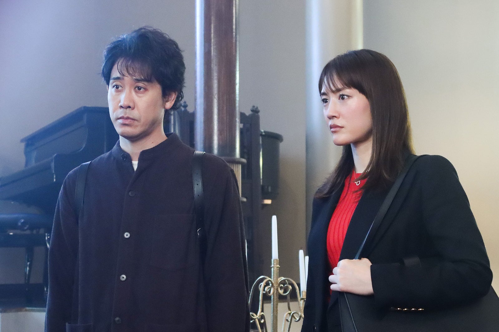大泉洋、綾瀬はるか／「元彼の遺言状」第6話より（C）フジテレビ