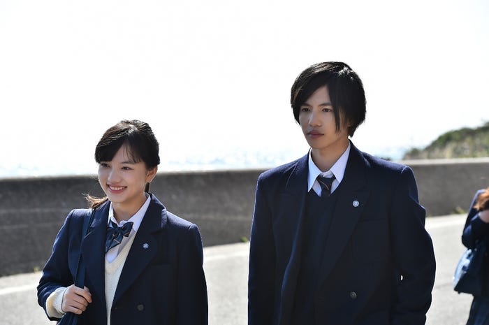 「ひまわりの約束」に出演する(左から)清原果耶、志尊淳(C)TBS