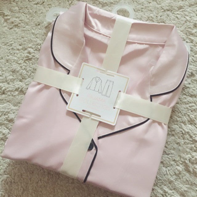 GUのサテンパジャマの写真