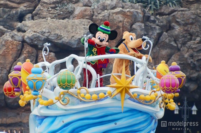 ディズニーシー、4つのクリスマス限定ショーの魅力/ホリデーグリーティング・フロム・セブンポート