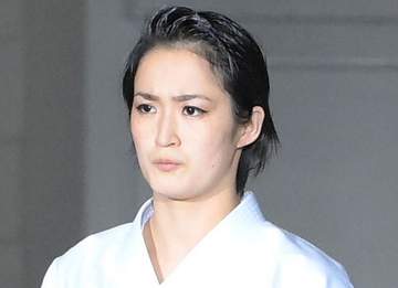 「スッゲー」五輪メダルから5年、32歳になった美人アスリートの最新姿に驚きの声「道着もいいけど、洋服も」「綺麗すぎる」「完璧」