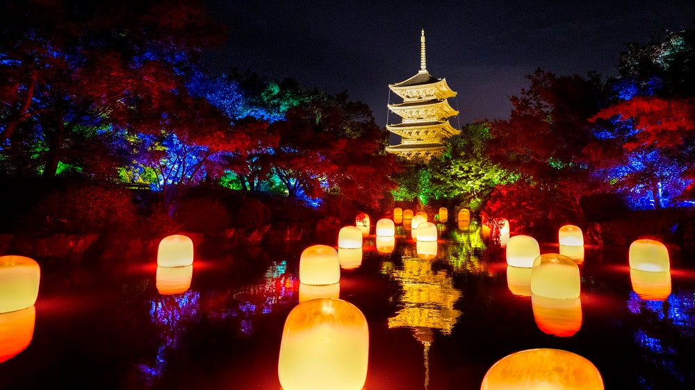チームラボ 東寺 光の祭 - TOKIO インカラミ／画像提供：チームラボ
