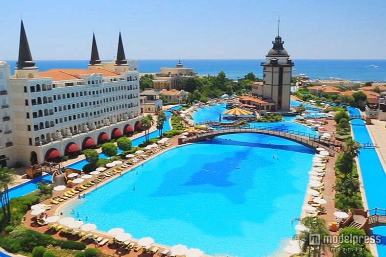 セレブ気分で旅したい!一生に一度の贅沢ホテルで地中海最大級のリゾートを満喫