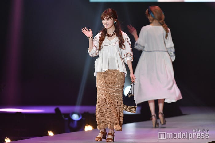 加藤史帆(C)モデルプレス