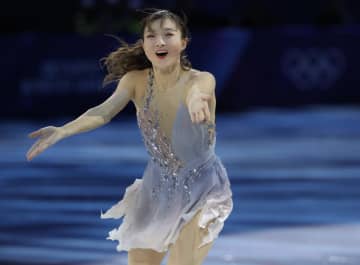 坂本花織が涙と笑顔で五輪に別れ 「ア・ミリオン・ドリームス」で優雅に、しっとりとラストダンス 過去の演目振付も取り入れ集大成の舞「ここでやってきたっていうのを最後見せたいと」 最後は目元拭う場面も