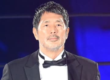 本当に還暦超え？高田延彦×向井亜紀の2ショが「「美男美女の永遠の仲良し夫婦♥」結婚32周年ディナーで美しさ際立つショットにファン感嘆