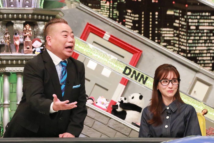 出川哲朗、田中みな実(C)フジテレビ