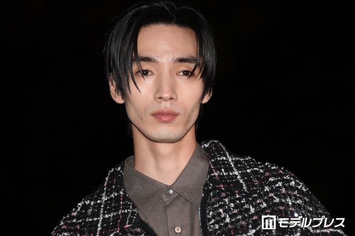 清水尋也、クールな眼差しで存在感「海に眠るダイヤモンド」出演も話題【CHANEL AND CINEMA - TOKYO LIGHTS】
