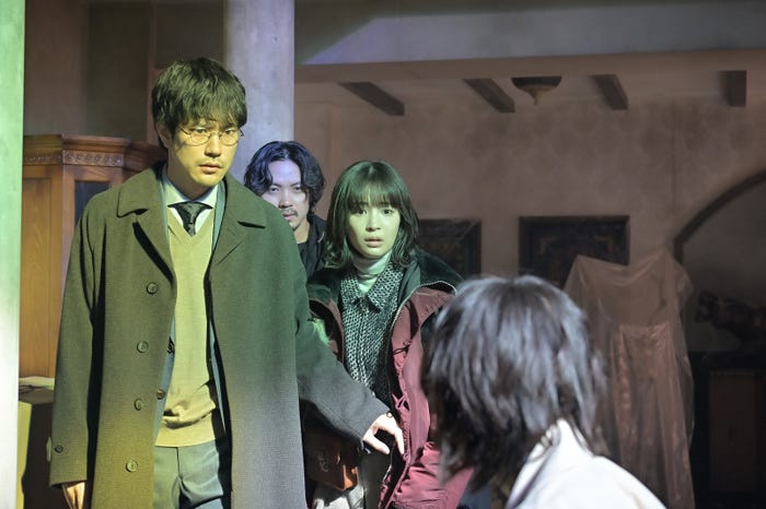 松山ケンイチ、磯村勇斗、広瀬すず、西田尚美「クジャクのダンス、誰が見た?」第9話(C)TBS